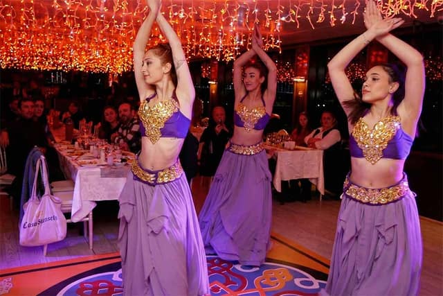 İstanbul: Bosphorus Dinner Cruise and Turkish Night Show
