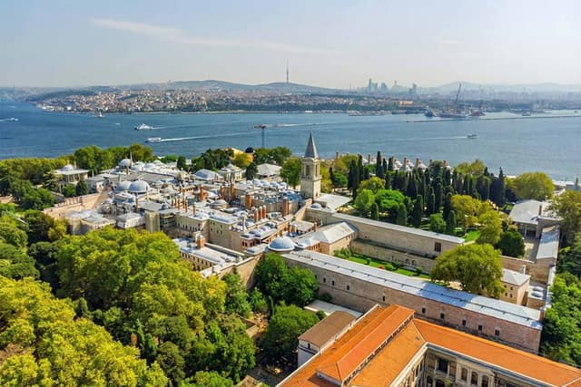Istanbul: Topkapi Palace Museum Guided Tour