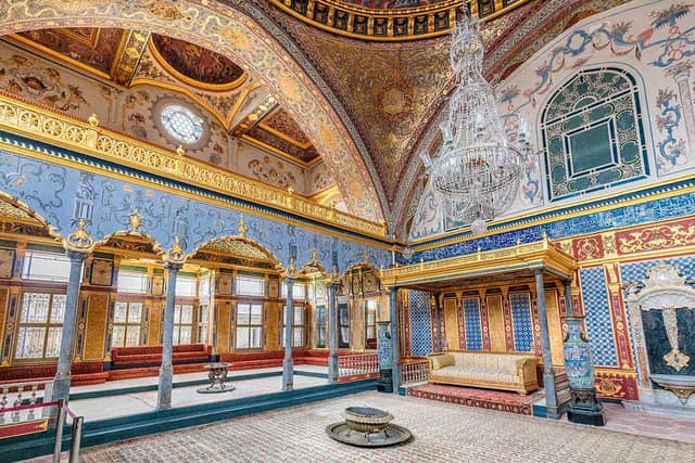 Istanbul: Topkapi Palace Museum Guided Tour