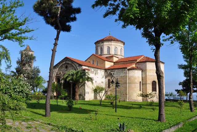 Istanbul Departure: Sumela Monastery and Trabzon Day Tour