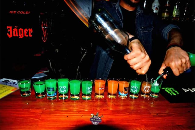 Explore Istanbul Night Life: Pub Crawl